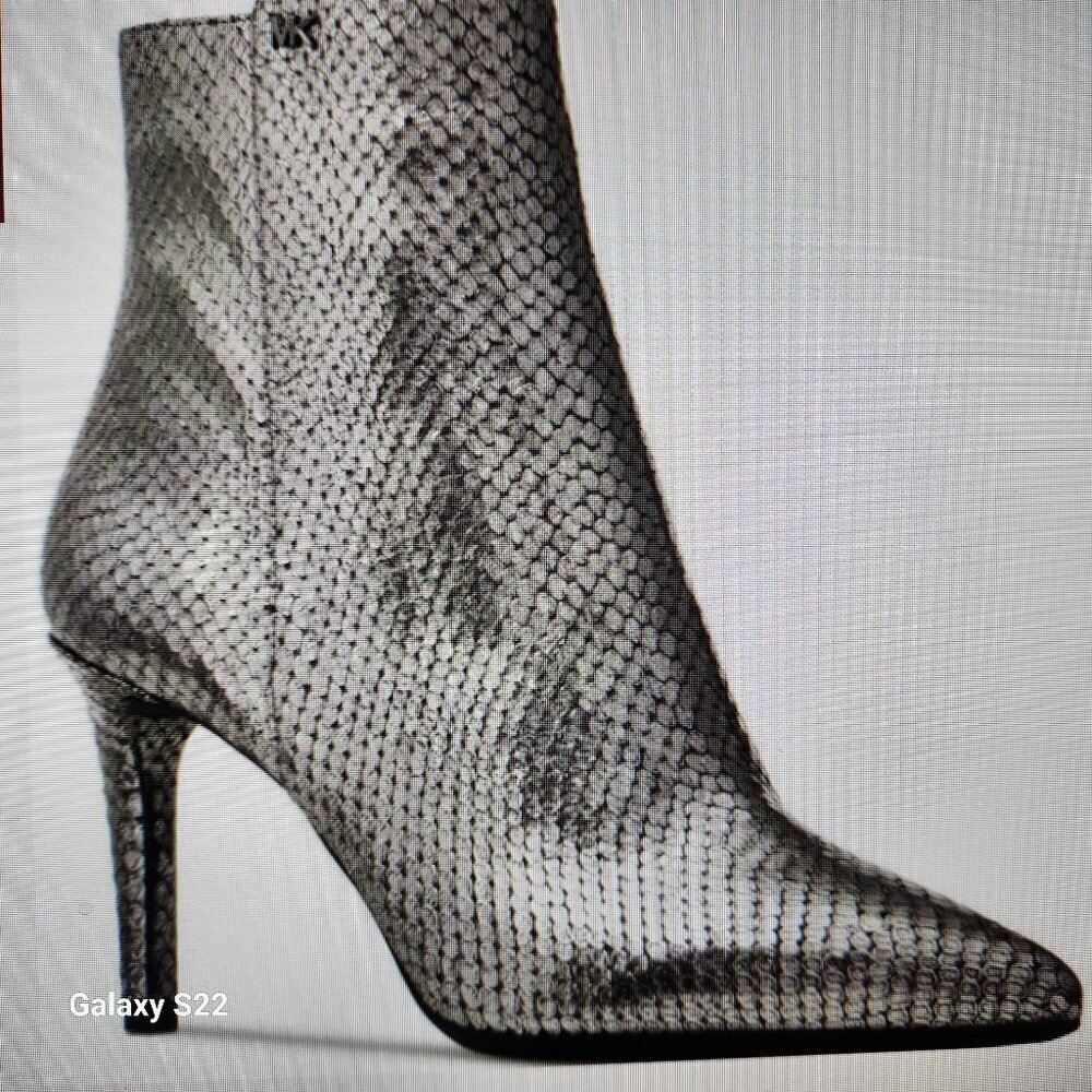 Michael Kors Dorothy Flex Booties. Metallic Silver. NIB. Size 6 - Picture 2 of 11